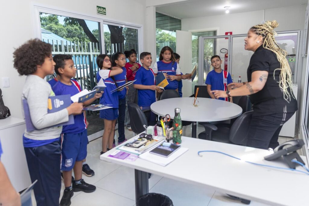 Procuradoria recebe estudantes para palestra de combate à violência contra as mulheres