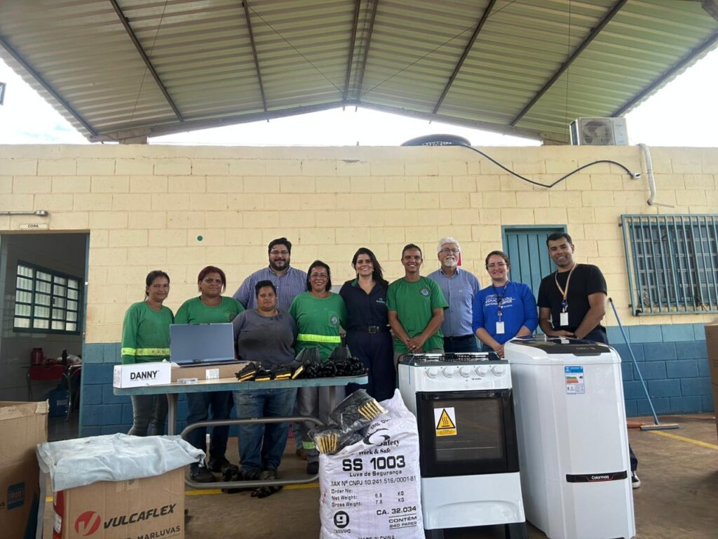 Cooperativas de MS ampliam reciclagem e chegam a 740 toneladas por ano com apoio de iniciativa da Suzano Cooperativas de MS ampliam reciclagem e chegam a 740 toneladas por ano com apoio de iniciativa da Suzano