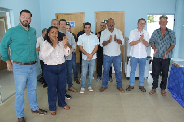 Prefeito Dr. Cassiano Maia inaugura novo velório no Distrito de Arapuá
