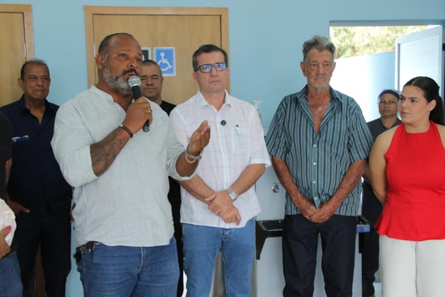Prefeito Dr. Cassiano Maia inaugura novo velório no Distrito de Arapuá