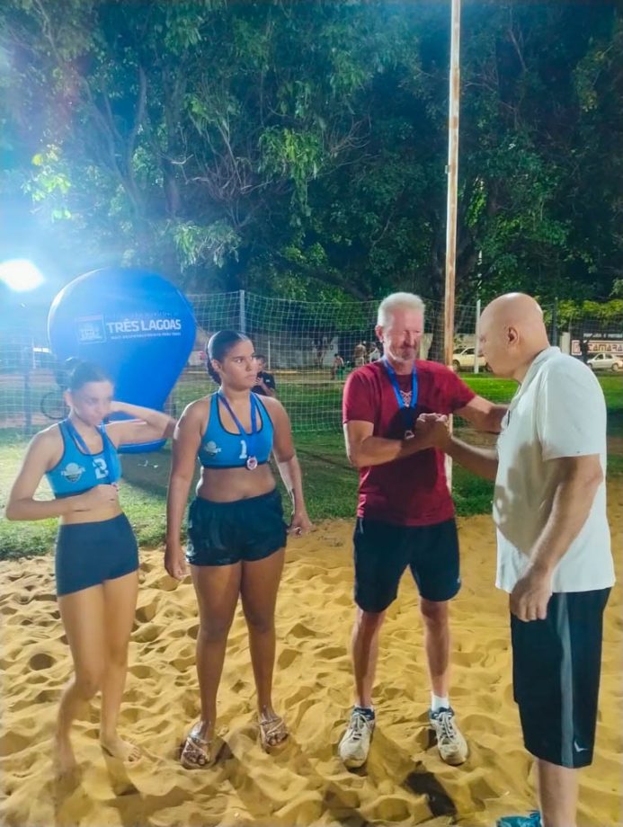Colégio Anglo é o grande vencedor do Vôlei de praia feminino do JETs