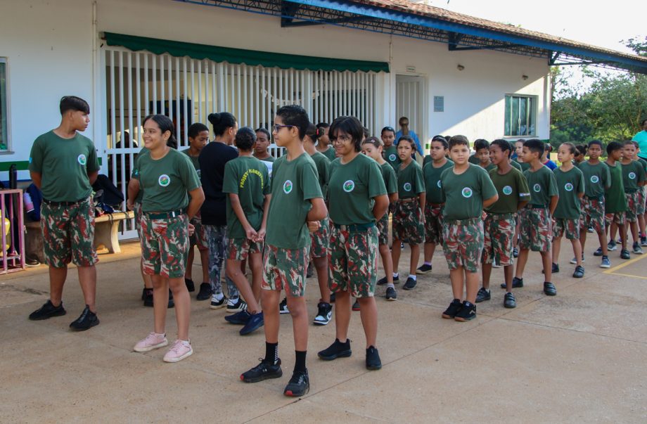 Crianças e adolescentes da Patrulha Florestinha vivenciam educação ambiental no Parque Natural Municipal do Pombo