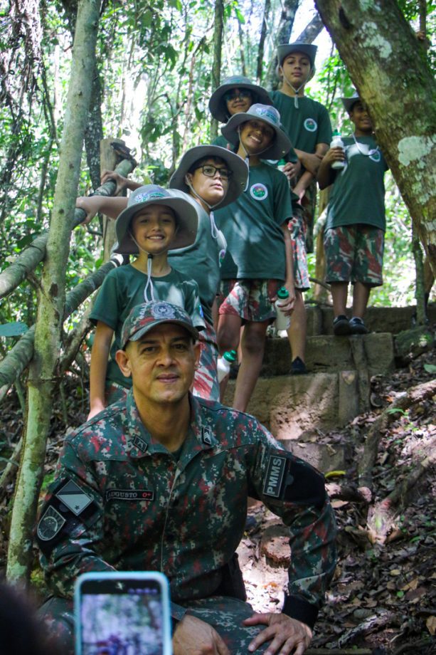 Crianças e adolescentes da Patrulha Florestinha vivenciam educação ambiental no Parque Natural Municipal do Pombo