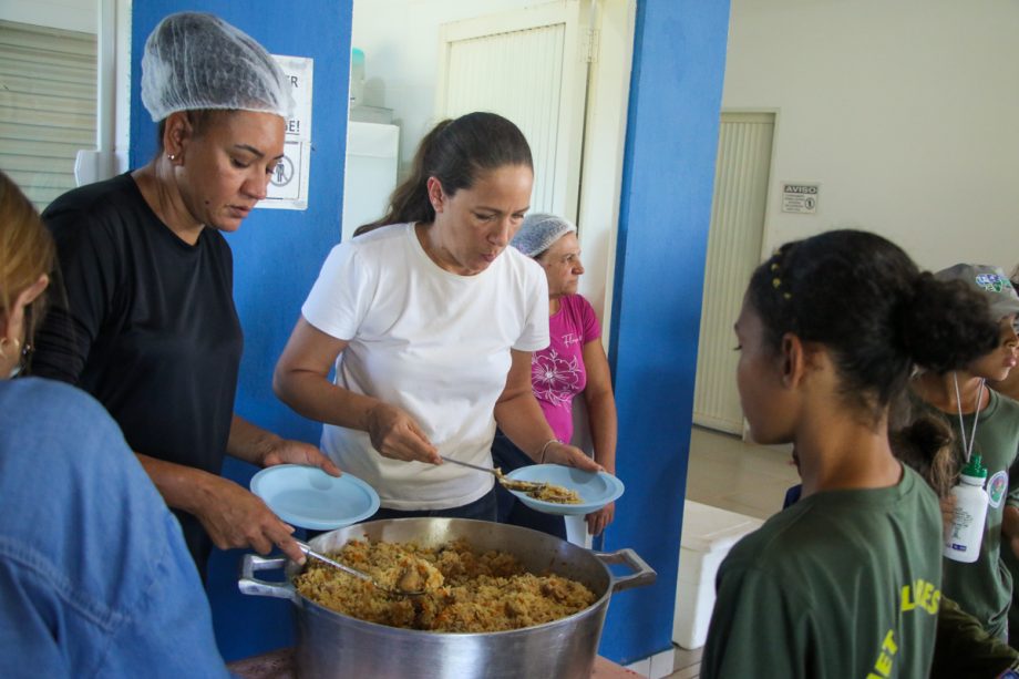 Crianças e adolescentes da Patrulha Florestinha vivenciam educação ambiental no Parque Natural Municipal do Pombo