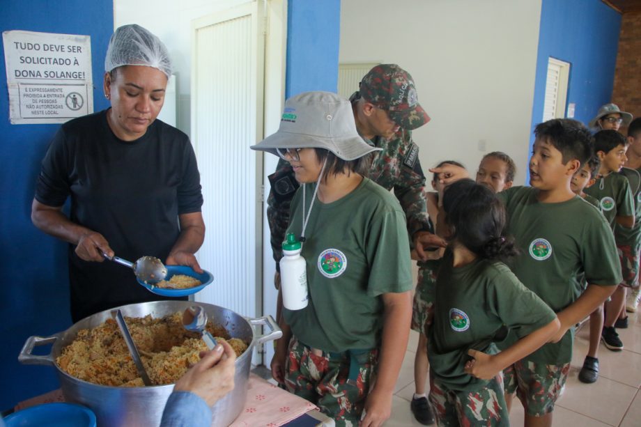 Crianças e adolescentes da Patrulha Florestinha vivenciam educação ambiental no Parque Natural Municipal do Pombo