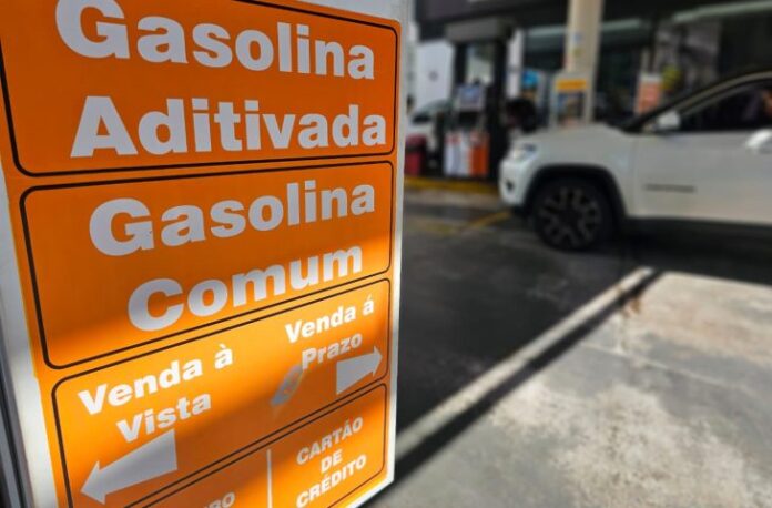 Posto-de-Combustivel-Foto-Kleber-Clajus-730x480