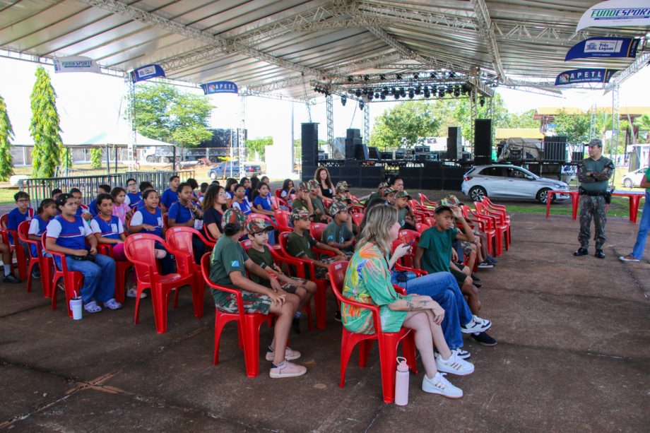 EDUCAÇÃO AMBIENTAL – Alunos da REME e SCFV Florestinha visitam o 15º Torneio de Pesca Esportiva em Três Lagoas