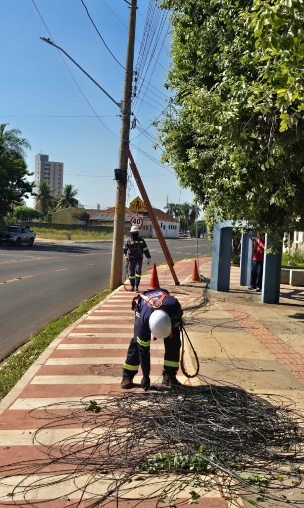 Gigabyte se destaca na retirada de cabos soltos e reforça segurança nas ruas de Três Lagoas