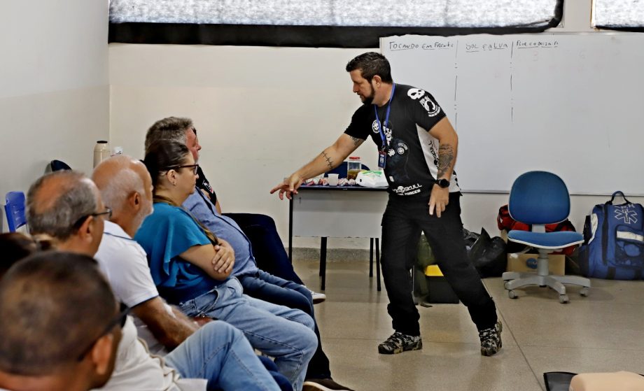 Curso de primeiros socorros capacita profissionais do turismo em Três Lagoas