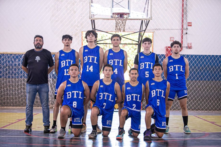 Equipe de basquete da SEJUVEL conquista 1º lugar em campeonato regional