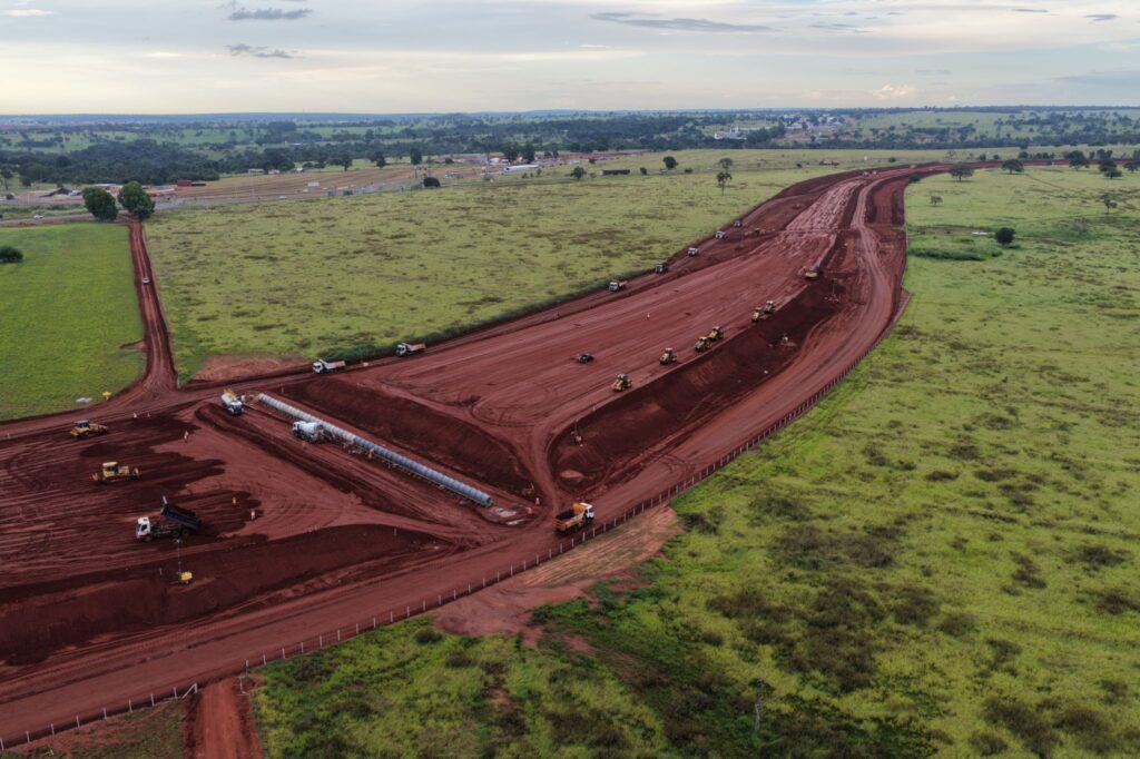 Ferrovia da Arauco avança em ritmo acelerado e consolida nova era logística para a celulose em MS Ferrovia da Arauco avança em ritmo acelerado e consolida nova era logística para a celulose em MS
