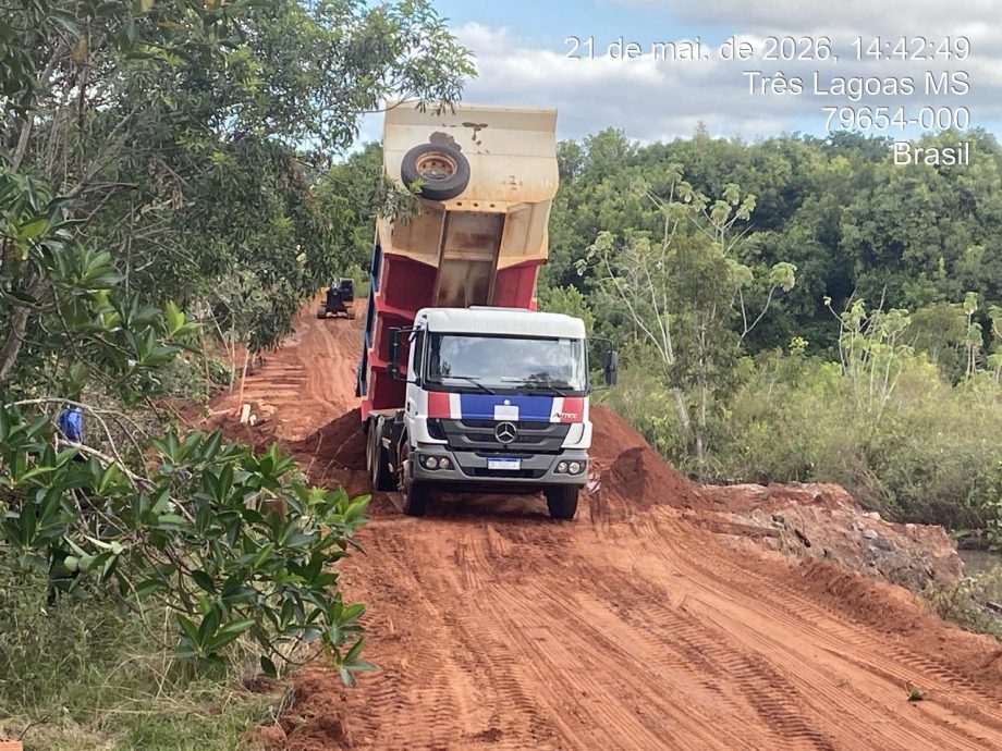 Prefeitura mantém força-tarefa permanente de manutenção urbana e rural Prefeitura mantém força-tarefa permanente de manutenção urbana e rural