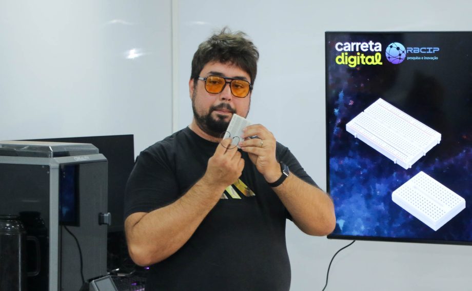 Carreta Digital já está em funcionamento e inicia capacitação de alunos da REME em Três Lagoas