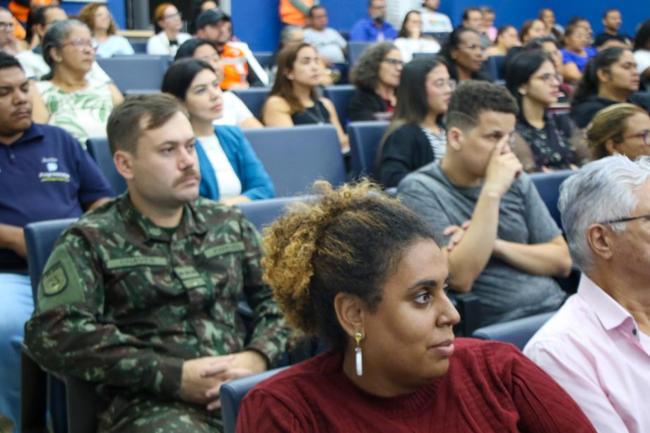Curso da Defesa Civil reúne voluntários e comunidade para capacitação em gestão de riscos e desastres Curso da Defesa Civil reúne voluntários e comunidade para capacitação em gestão de riscos e desastres