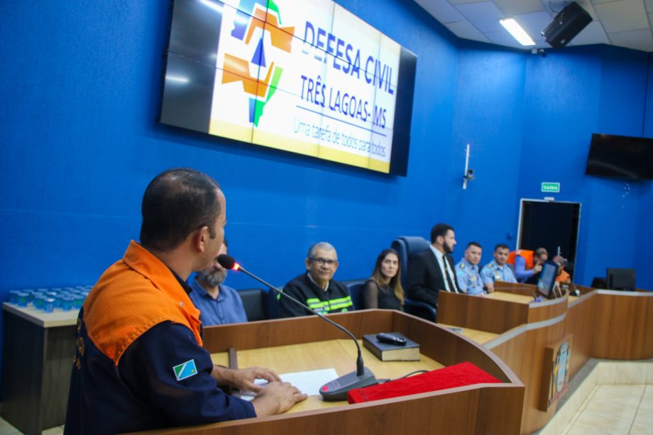 Curso da Defesa Civil reúne voluntários e comunidade para capacitação em gestão de riscos e desastres Curso da Defesa Civil reúne voluntários e comunidade para capacitação em gestão de riscos e desastres