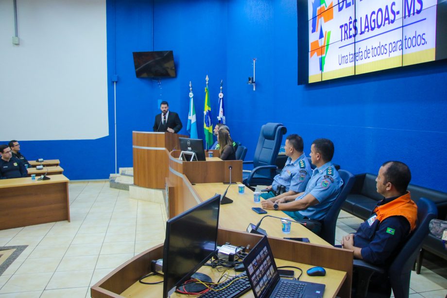Curso da Defesa Civil reúne voluntários e comunidade para capacitação em gestão de riscos e desastres Curso da Defesa Civil reúne voluntários e comunidade para capacitação em gestão de riscos e desastres