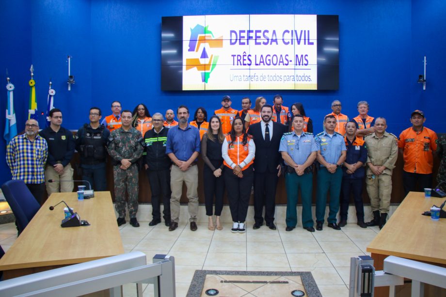Curso da Defesa Civil reúne voluntários e comunidade para capacitação em gestão de riscos e desastres Curso da Defesa Civil reúne voluntários e comunidade para capacitação em gestão de riscos e desastres