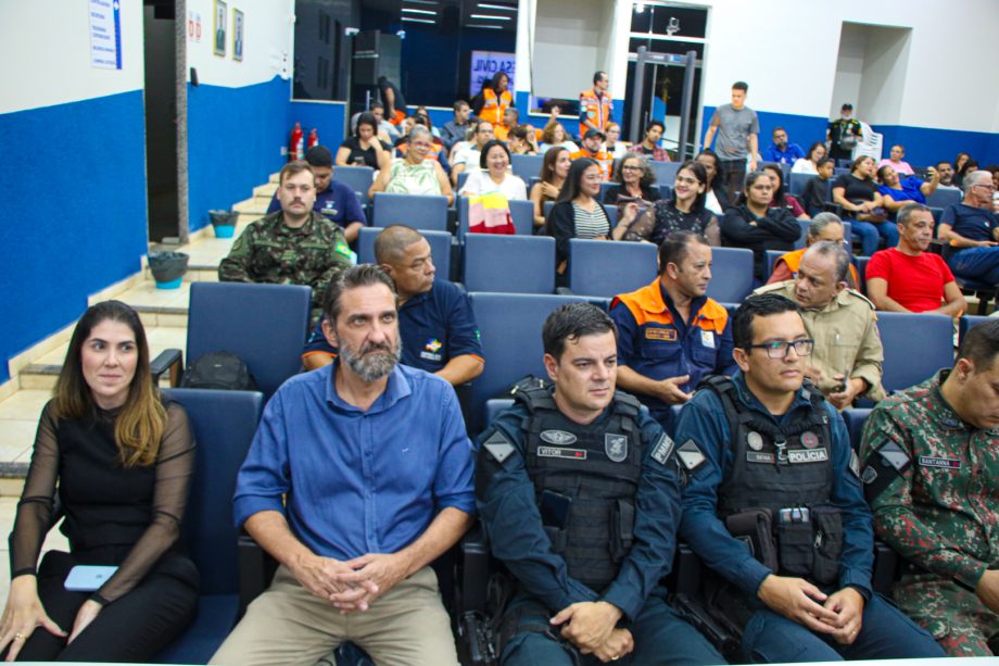 Curso da Defesa Civil reúne voluntários e comunidade para capacitação em gestão de riscos e desastres Curso da Defesa Civil reúne voluntários e comunidade para capacitação em gestão de riscos e desastres
