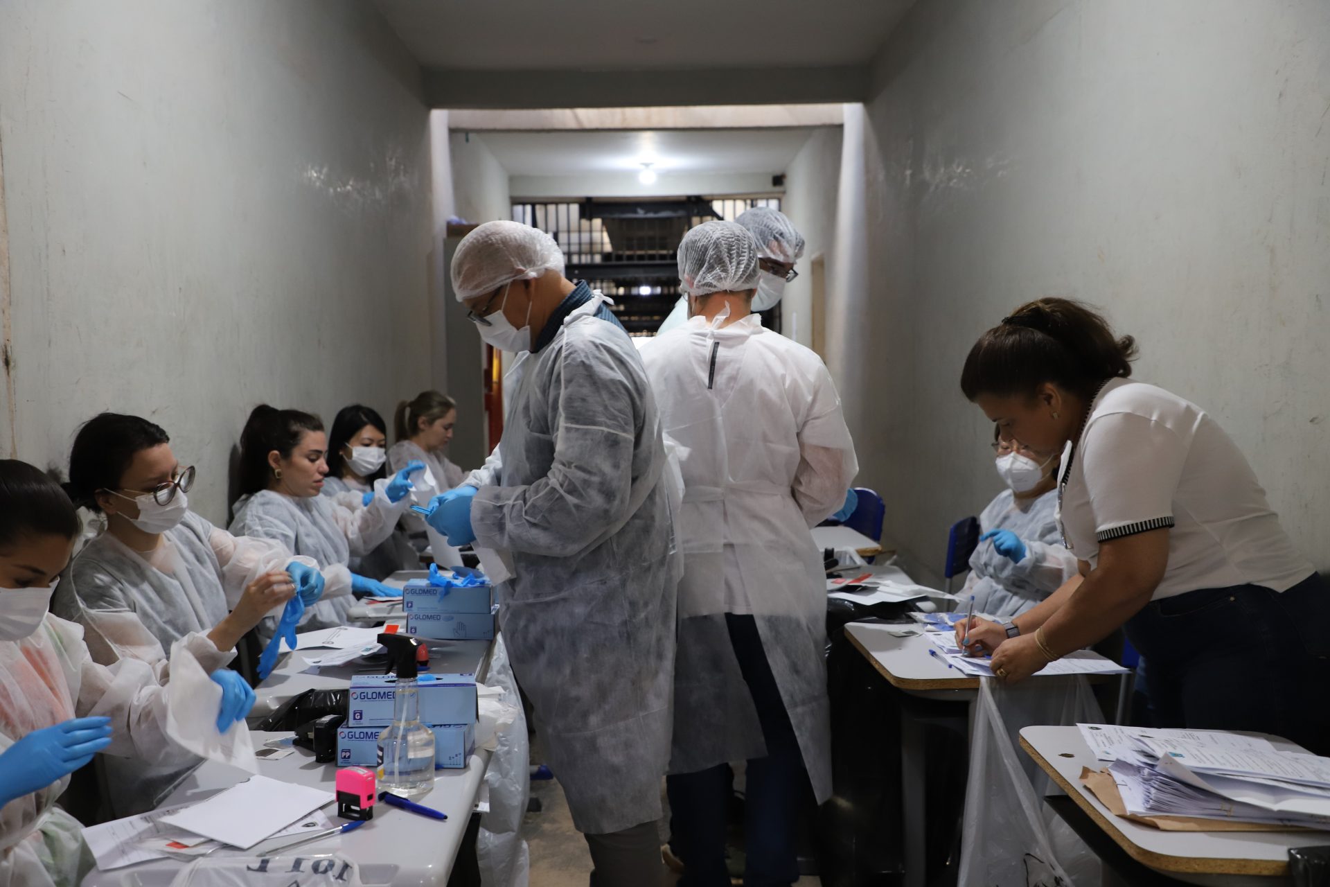 Polícias Científica e Penal coletam DNA de custodiados para ampliar banco usado em investigações criminais