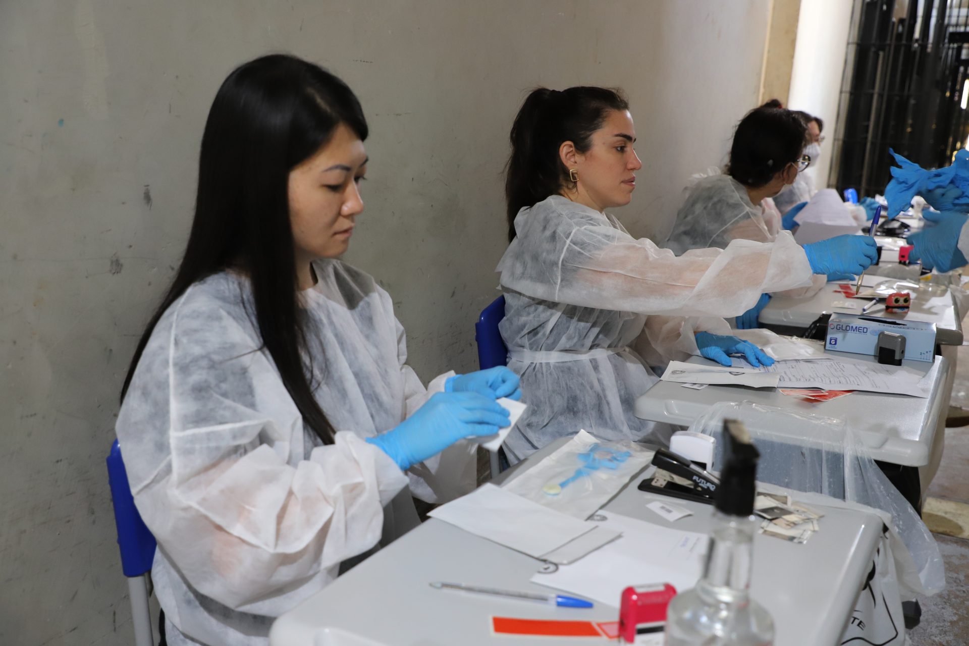 Polícias Científica e Penal coletam DNA de custodiados para ampliar banco usado em investigações criminais