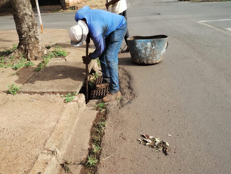 Prefeitura mantém força-tarefa permanente de manutenção urbana e rural Prefeitura mantém força-tarefa permanente de manutenção urbana e rural