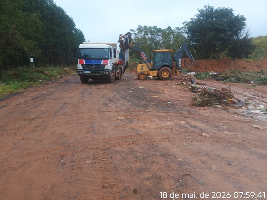 Prefeitura mantém força-tarefa permanente de manutenção urbana e rural Prefeitura mantém força-tarefa permanente de manutenção urbana e rural