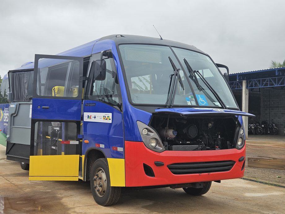 Três Lagoas é contemplada com novo veículo para transporte de pacientes do SUS por meio do programa Agora Tem Especialistas