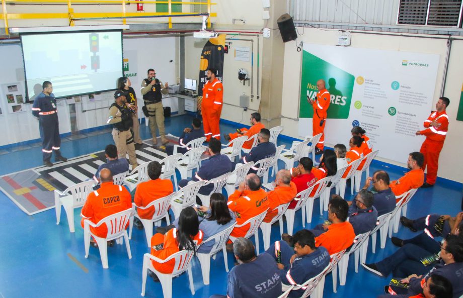 Encerrando o Maio Amarelo, DEPTRAN promove palestra educativa na Petrobras Encerrando o Maio Amarelo, DEPTRAN promove palestra educativa na Petrobras