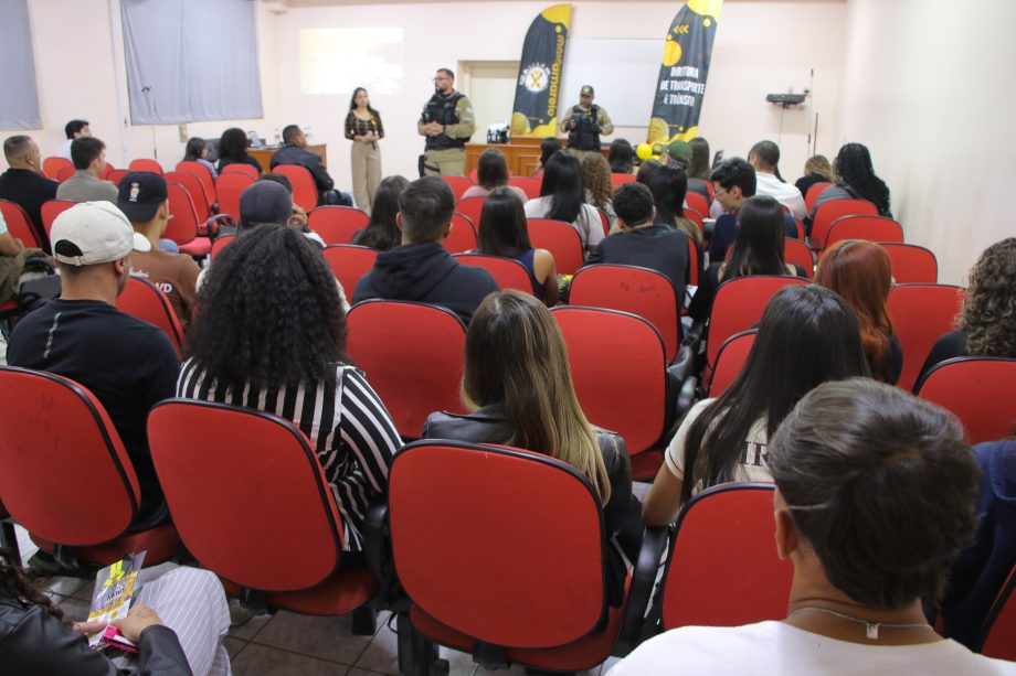 Maio Amarelo segue com ações de conscientização e palestra sobre segurança no trânsito em Três Lagoas Maio Amarelo segue com ações de conscientização e palestra sobre segurança no trânsito em Três Lagoas