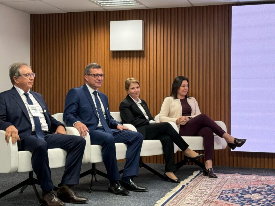 Na presidência da AMUSUH, prefeito Dr. Cassiano eleva protagonismo de TL no cenário nacional Na presidência da AMUSUH, prefeito Dr. Cassiano eleva protagonismo de TL no cenário nacional