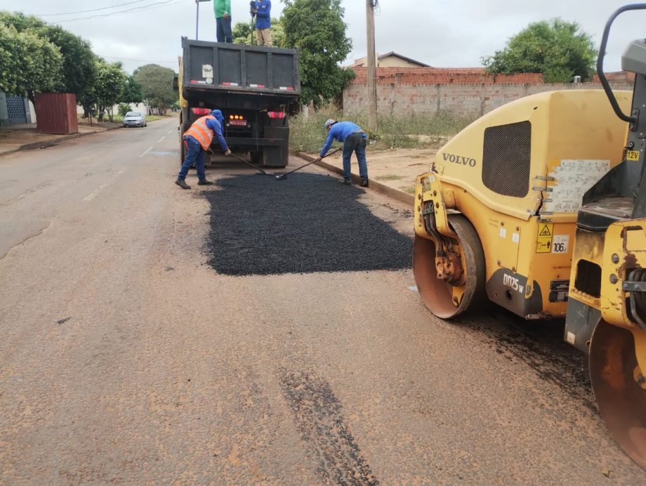 Prefeitura mantém força-tarefa permanente de manutenção urbana e rural Prefeitura mantém força-tarefa permanente de manutenção urbana e rural
