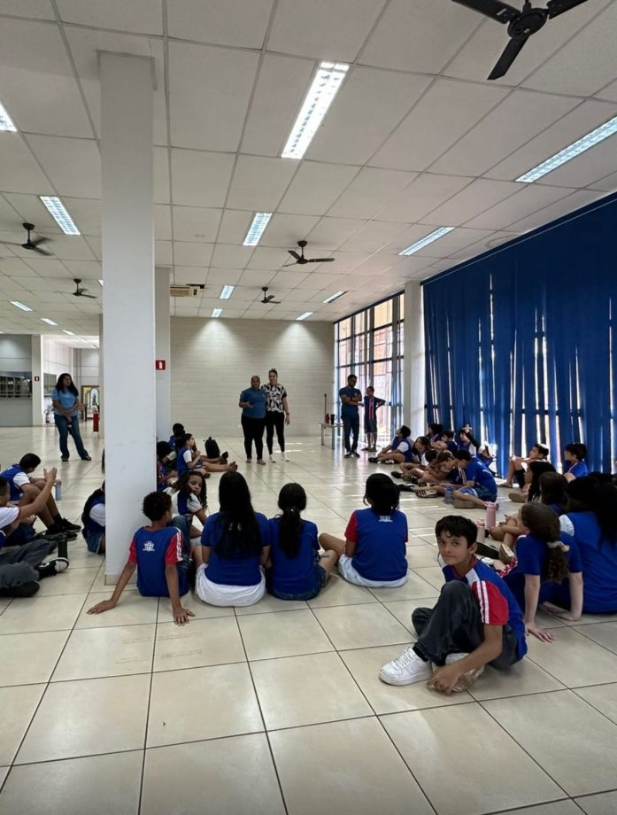Biblioteca de Três Lagoas promove exposição de crochê e programação especial voltada aos estudantes
