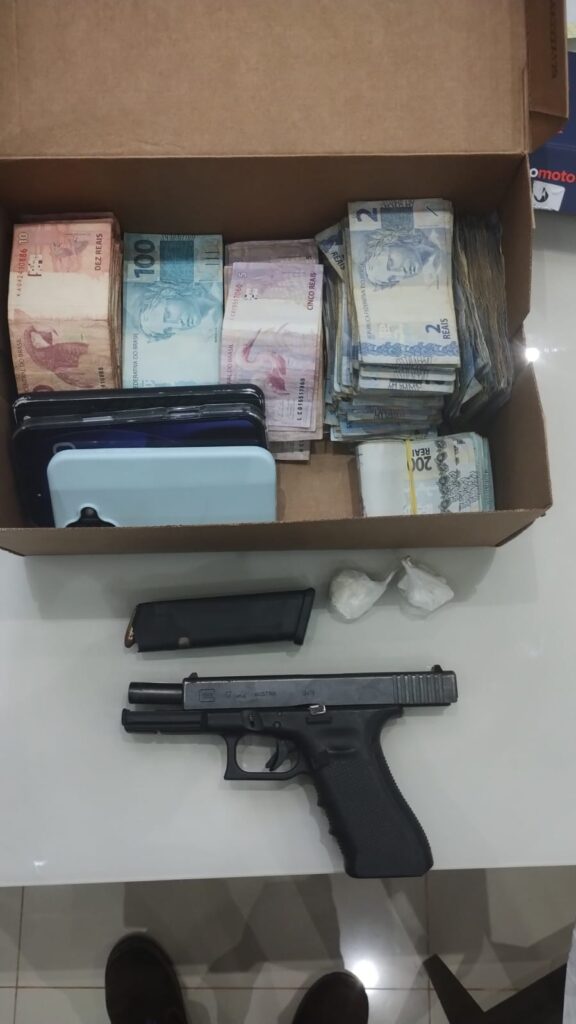 Cinco Pessoas são presas em flagrante e drogas e armas de fogo são apreendidas durante operação em Três Lagoas