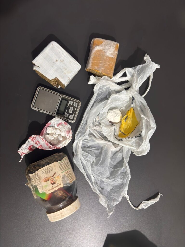 Cinco Pessoas são presas em flagrante e drogas e armas de fogo são apreendidas durante operação em Três Lagoas
