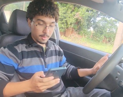 Quando a desculpa vira perigo: Perfil News usa humor para expor imprudências no trânsito Quando a desculpa vira perigo: Perfil News usa humor para expor imprudências no trânsito