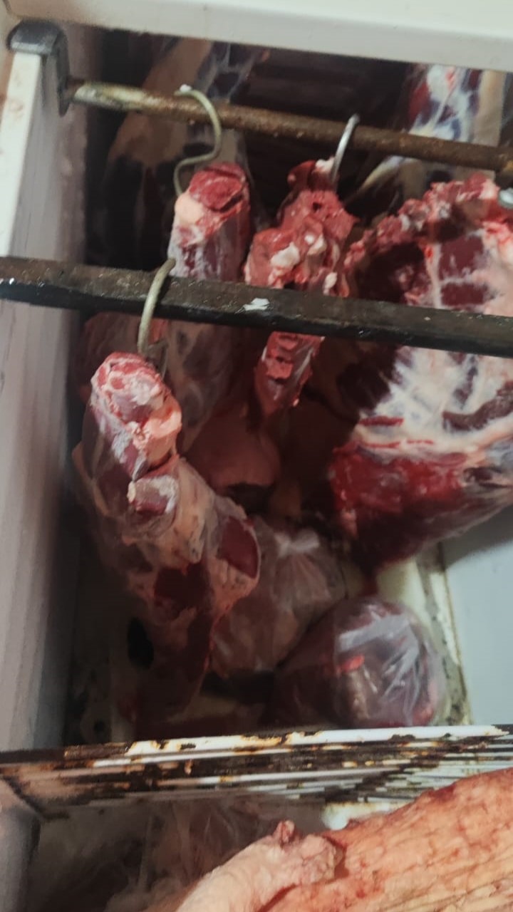 Força-tarefa apreende mais de 600 kg de carnes clandestinas e 154 litros de produtos impróprios para consumo em Paranaíba Força-tarefa apreende mais de 600 kg de carnes clandestinas e 154 litros de produtos impróprios para consumo em Paranaíba
