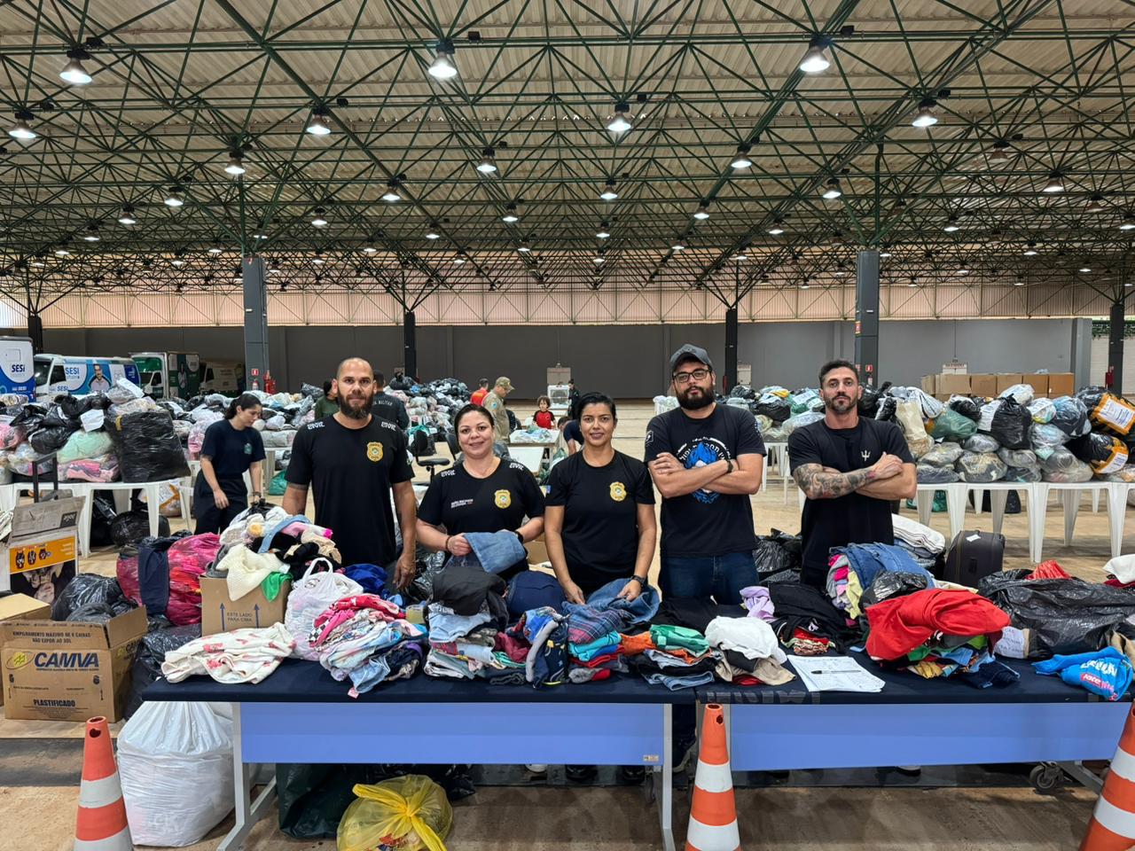Solidariedade que protege e aquece: Polícia Civil de MS arrecada mais de 7 mil peças para famílias em vulnerabilidade Solidariedade que protege e aquece: Polícia Civil de MS arrecada mais de 7 mil peças para famílias em vulnerabilidade