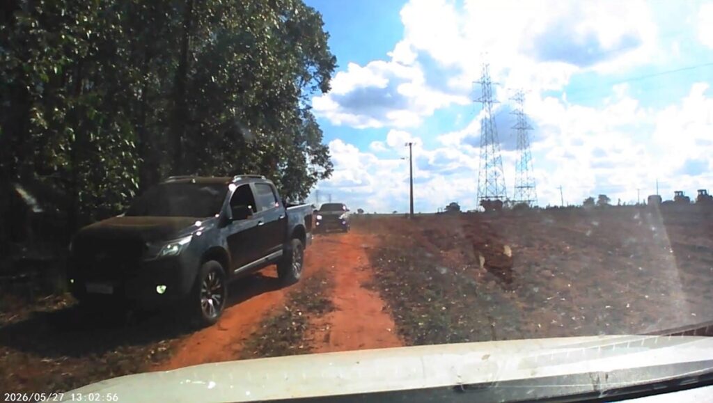 Abigeato: grupo em caminhonetes invade fazenda em MS para carnear bois sobreviventes de acidente Abigeato: grupo em caminhonetes invade fazenda em MS para carnear bois sobreviventes de acidente