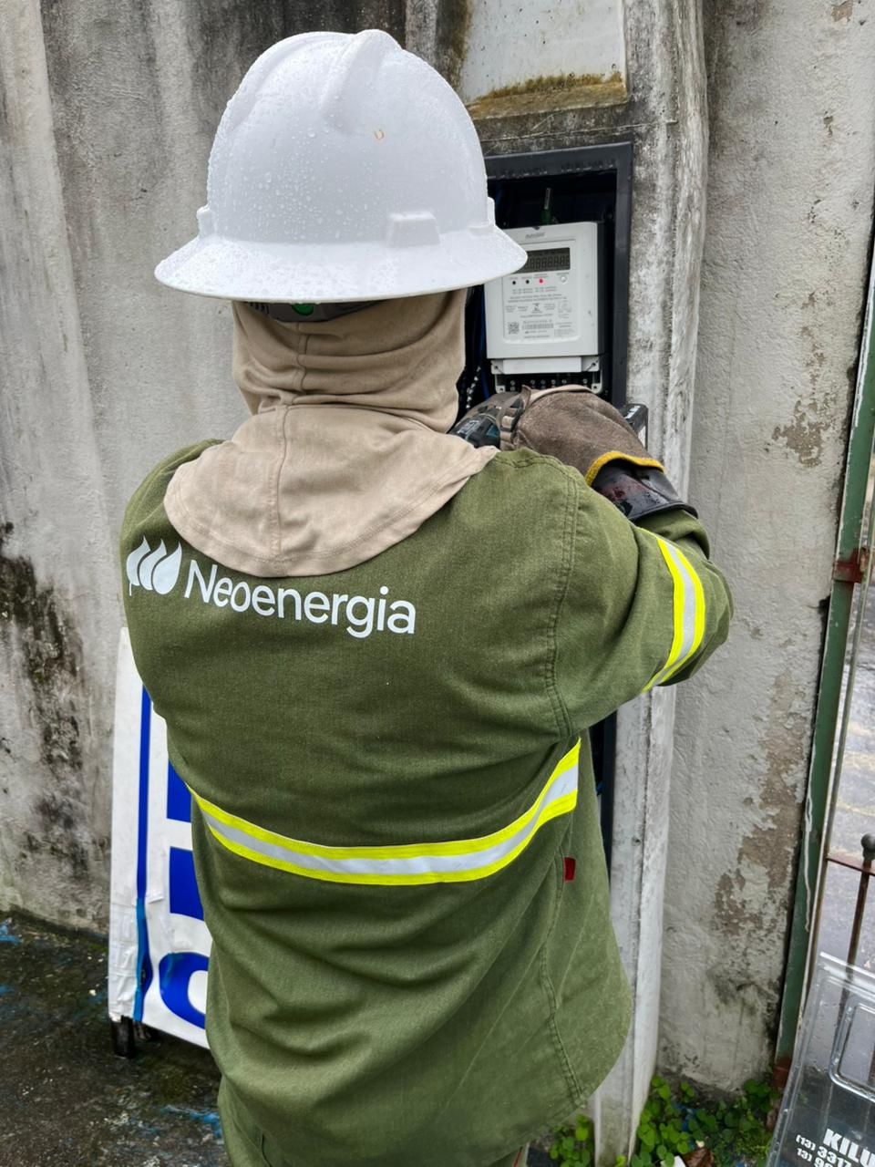 Homem é preso e quatro comércios são flagrados furtando energia em Bertioga (SP) Homem é preso e quatro comércios são flagrados furtando energia em Bertioga (SP)