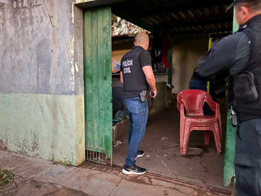 OPERAÇÃO APPROXIMATUS: Megaoperação no Guanabara cumpre mandados e apreende drogas e celulares OPERAÇÃO APPROXIMATUS: Megaoperação no Guanabara cumpre mandados e apreende drogas e celulares