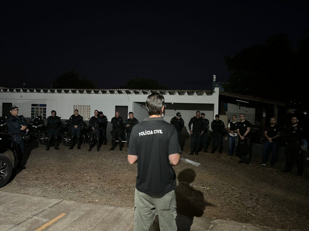 OPERAÇÃO APPROXIMATUS: Megaoperação no Guanabara cumpre mandados e apreende drogas e celulares OPERAÇÃO APPROXIMATUS: Megaoperação no Guanabara cumpre mandados e apreende drogas e celulares