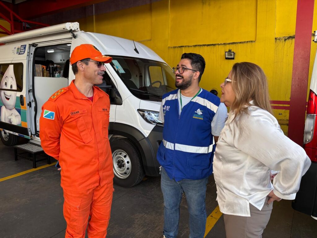 SES aplica 2,4 mil doses no primeiro fim de semana de drive-thru e prorroga vacinação até 24 de maio SES aplica 2,4 mil doses no primeiro fim de semana de drive-thru e prorroga vacinação até 24 de maio