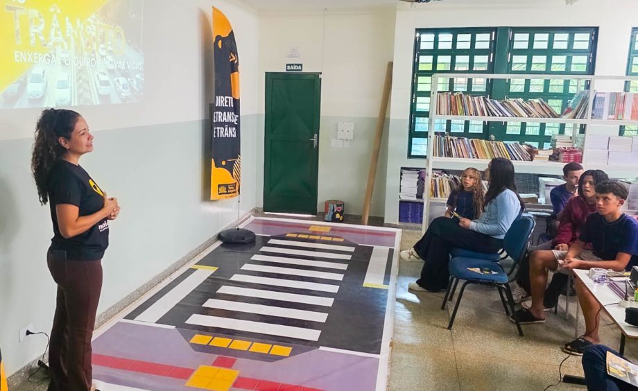 Campanha Maio Amarelo do Deptran leva palestras educativas as escolas de Três Lagoas Campanha Maio Amarelo do Deptran leva palestras educativas as escolas de Três Lagoas