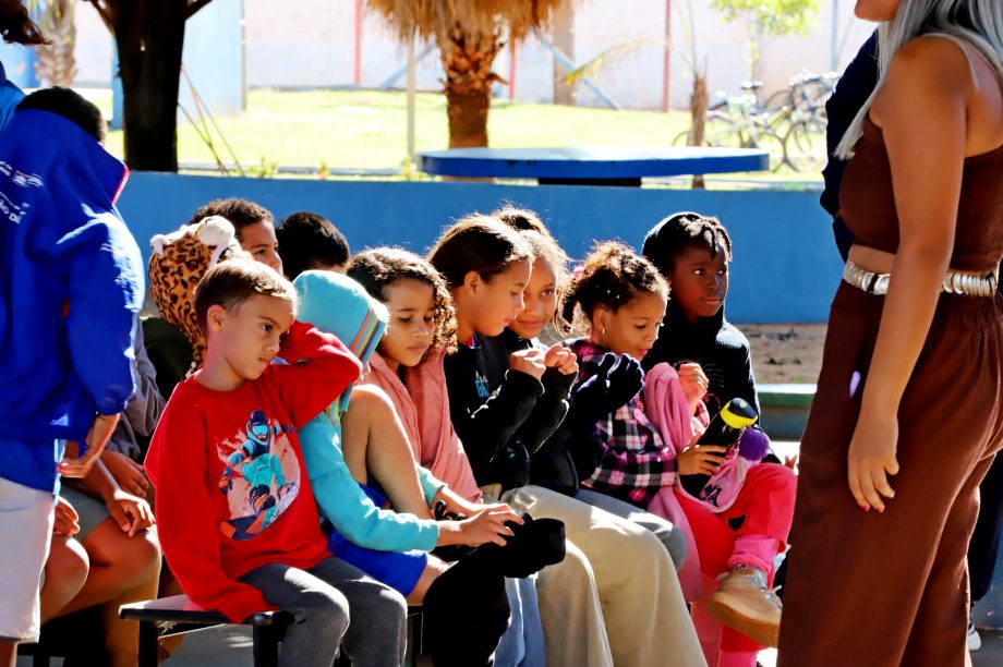 Caravana Cultural traz temas relacionados à educação e segurança no trânsito para TL