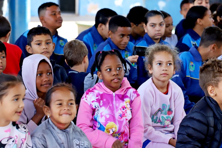 Caravana Cultural traz temas relacionados à educação e segurança no trânsito para TL