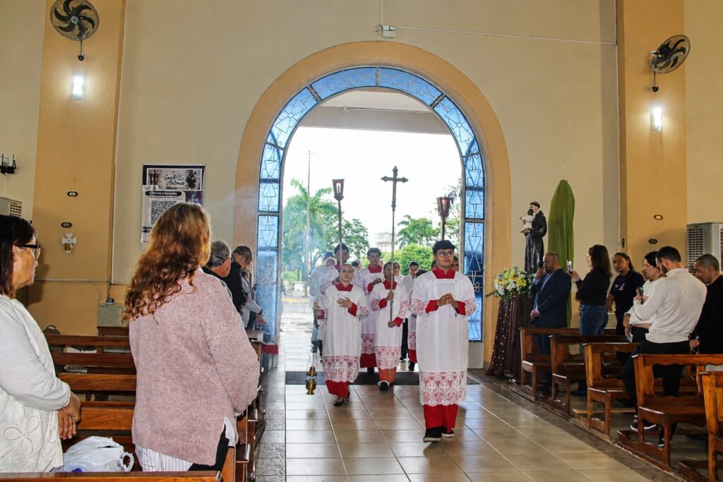 Sob a proteção de Santo Antônio, Três Lagoas celebra fé e seus 111 anos de história Sob a proteção de Santo Antônio, Três Lagoas celebra fé e seus 111 anos de história