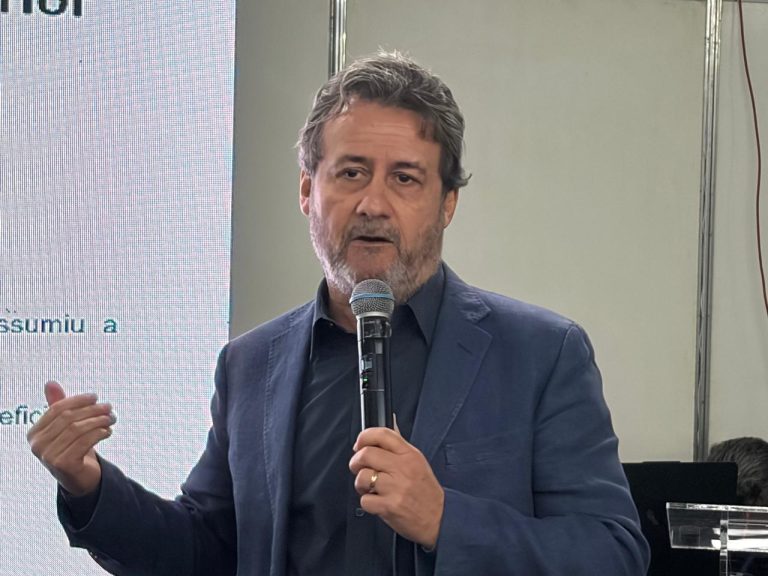 Transporte sanitário une Estado e municípios em busca de soluções para agilizar altas hospitalares Transporte sanitário une Estado e municípios em busca de soluções para agilizar altas hospitalares