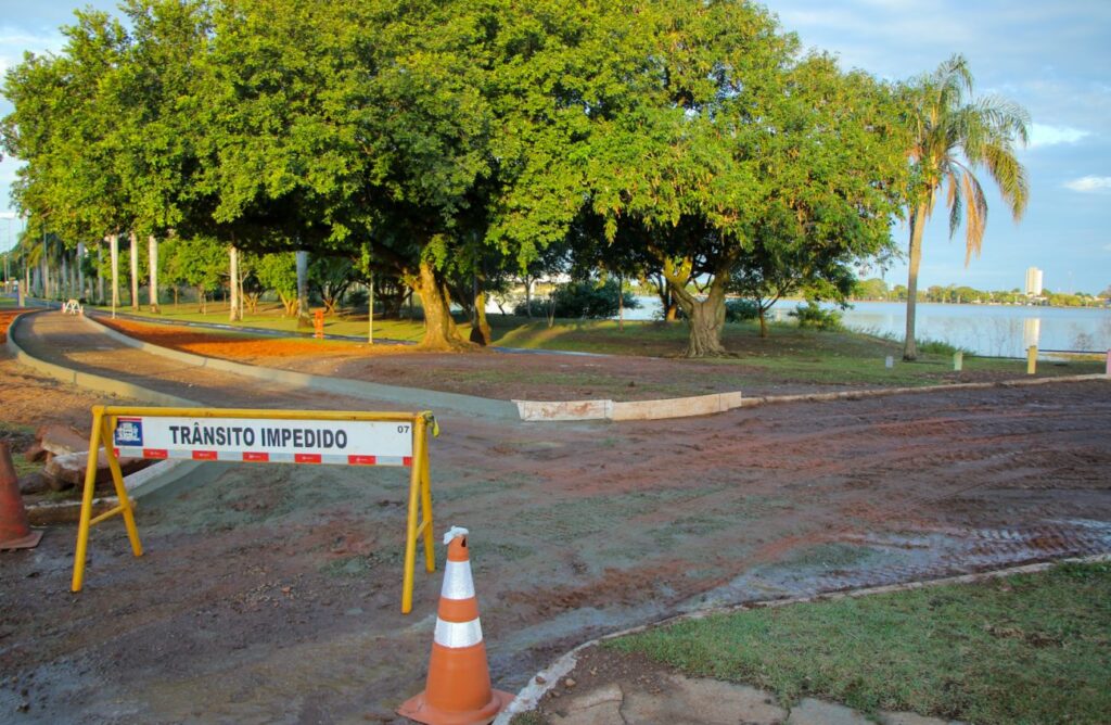 Atendendo pedido da população, Prefeitura inicia pavimentação de estacionamento e melhorias de acessibilidade na Lagoa Maior Atendendo pedido da população, Prefeitura inicia pavimentação de estacionamento e melhorias de acessibilidade na Lagoa Maior