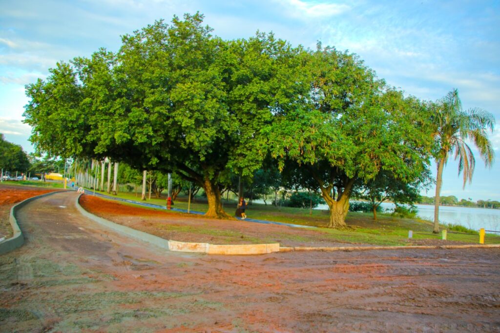 Atendendo pedido da população, Prefeitura inicia pavimentação de estacionamento e melhorias de acessibilidade na Lagoa Maior Atendendo pedido da população, Prefeitura inicia pavimentação de estacionamento e melhorias de acessibilidade na Lagoa Maior