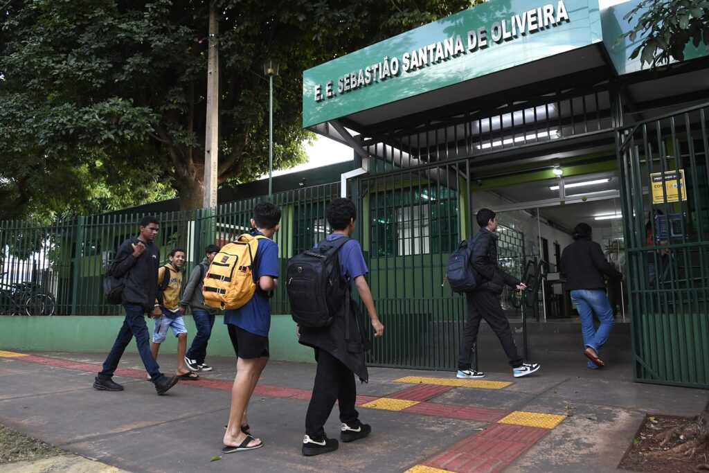 Tecnologia, música e horta transformam aprendizado dos alunos nas escolas da rede estadual de MS Tecnologia, música e horta transformam aprendizado dos alunos nas escolas da rede estadual de MS